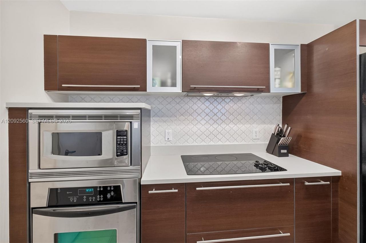1900 N Bayshore Dr, Unit 2717, Miami, FL 33132 Photo