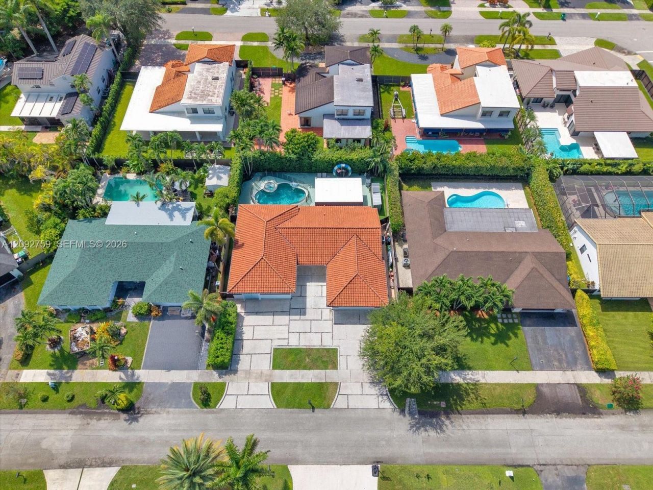 11464 SW 100th Ter, Miami, FL 33176 Photo