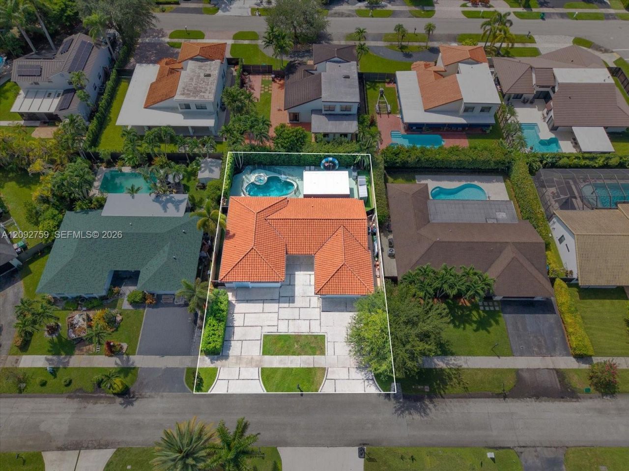 11464 SW 100th Ter, Miami, FL 33176 Photo