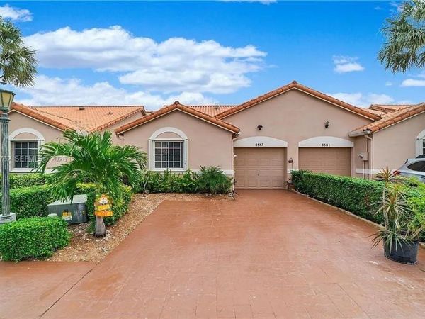 8583 Jade Dr , Tamarac, FL 33321