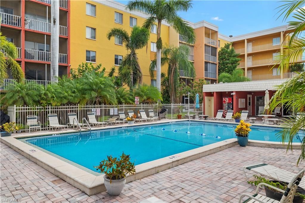 2366 E Mall Dr, Unit 213, Fort Myers, FL 33901 Photo