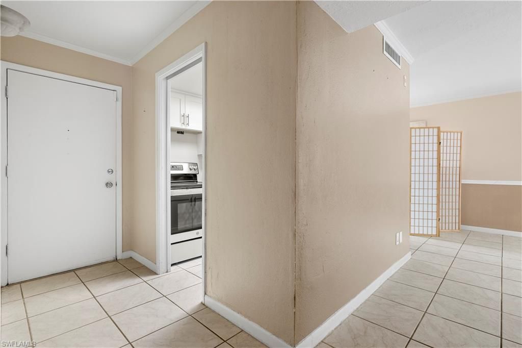 2366 E Mall Dr, Unit 213, Fort Myers, FL 33901 Photo