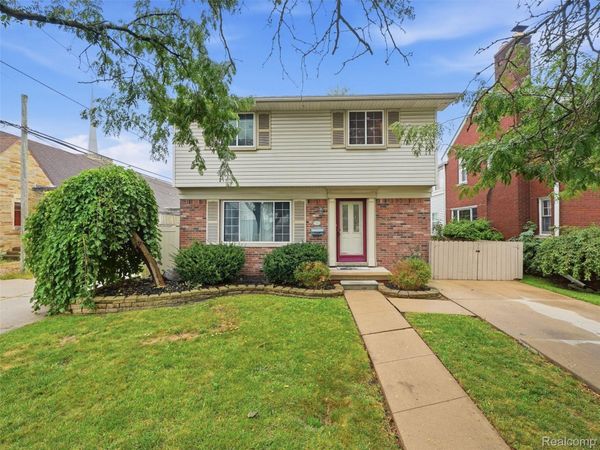 1890 21st Street , Wyandotte, Mi 48192