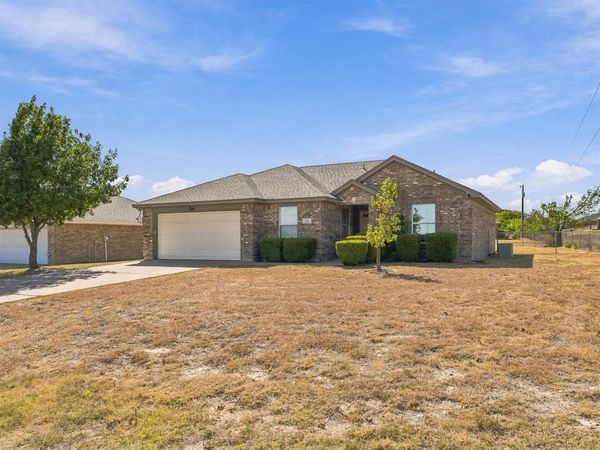 1711 Chenoweth Street , Decatur, TX 76234