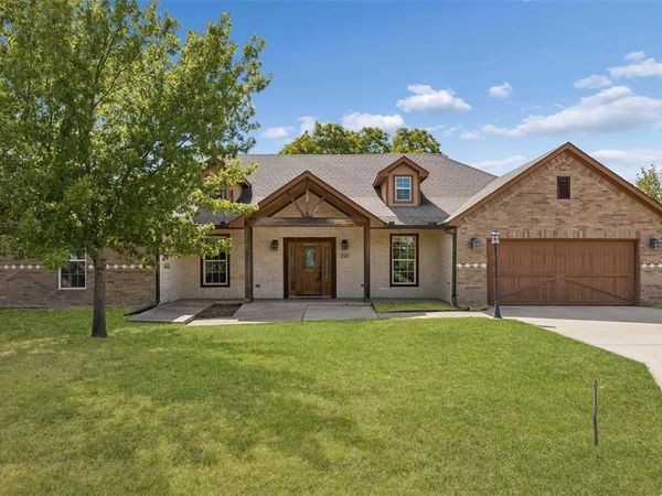1925 Wildwood Drive, Grand Prairie, TX 75050