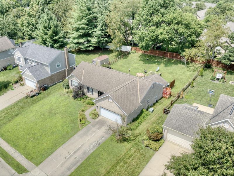 8436 Woodcreek Drive, Florence, KY 41042 Photo 2