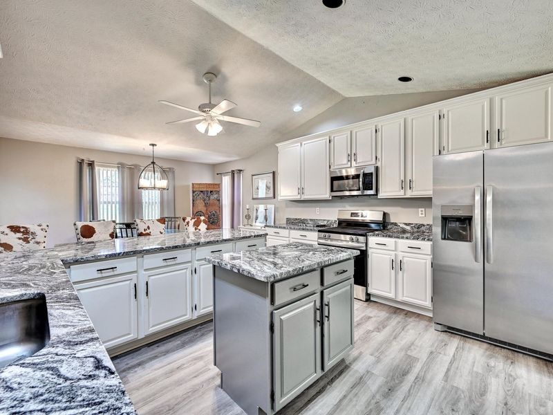 8436 Woodcreek Drive, Florence, KY 41042 Photo 8