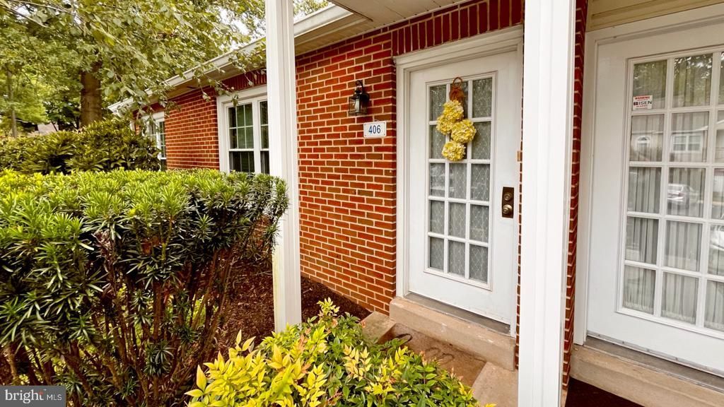 406 BEACON HILL DRIVE , HOLLAND, PA 18966