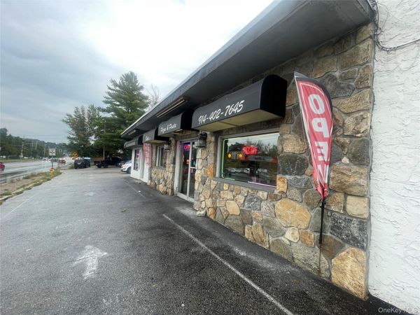 293 E Main ST , Mohegan Lake, NY 10567