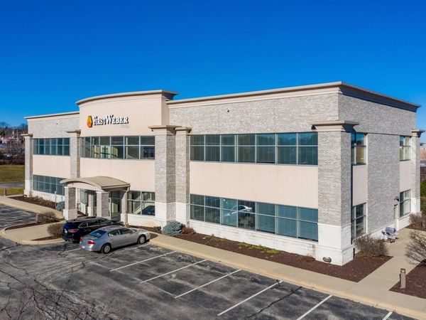10521 W Layton AVENUE, Greenfield, WI 53228