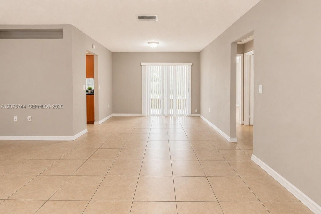 1060 N Douglas Rd , Pembroke Pines, FL 33024 Photo