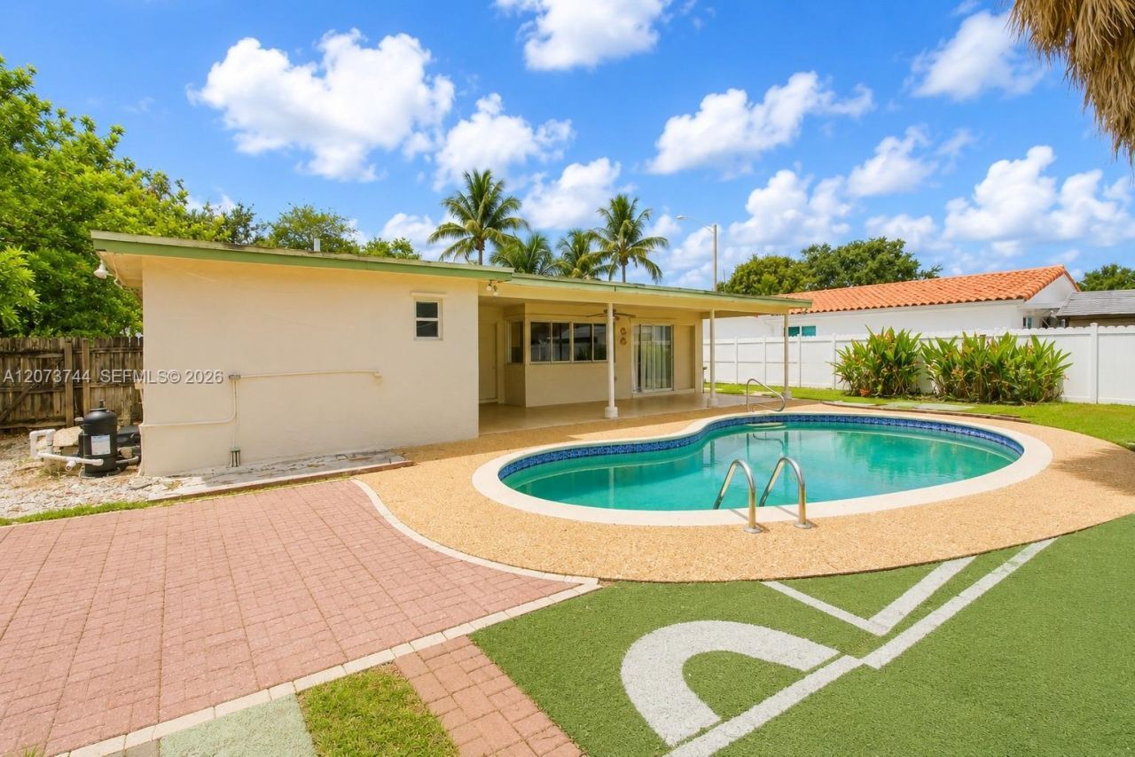 1060 N Douglas Rd , Pembroke Pines, FL 33024 Photo