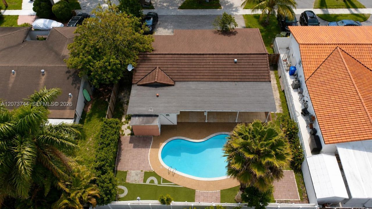 1060 N Douglas Rd , Pembroke Pines, FL 33024 Photo
