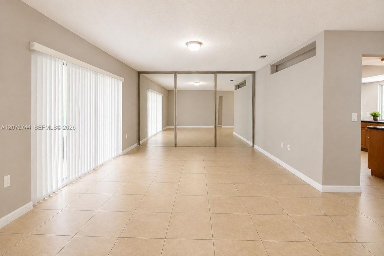 1060 N Douglas Rd , Pembroke Pines, FL 33024 Photo