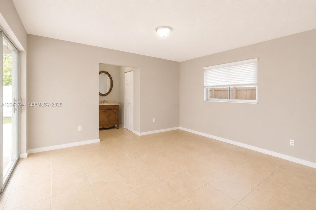 1060 N Douglas Rd , Pembroke Pines, FL 33024 Photo