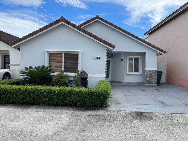 11512 SW 6th St , Sweetwater, FL 33174