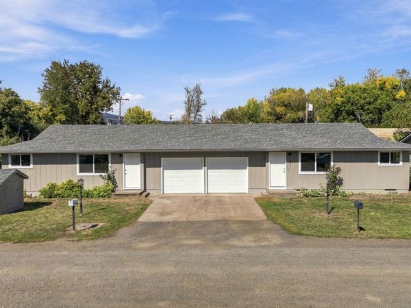 815 NE Woodcrest (-825) Av, Corvallis, OR 97330
