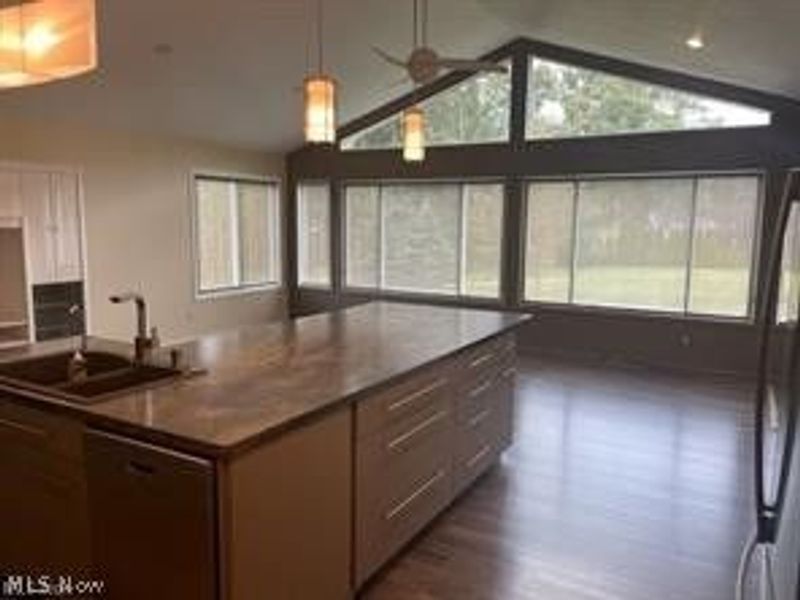 6235 Beverly Avenue NE, Canton, OH 44721 Photo 3