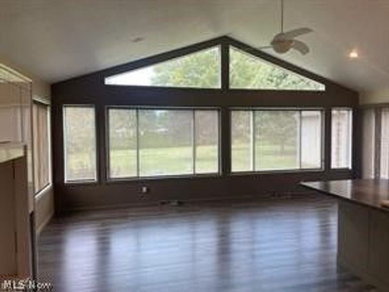 6235 Beverly Avenue NE, Canton, OH 44721 Photo 4