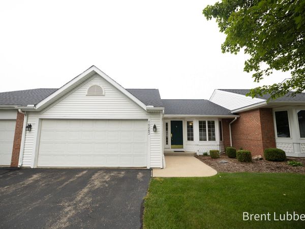 10283 Castlecourt, Unit 7, Zeeland, MI 49464