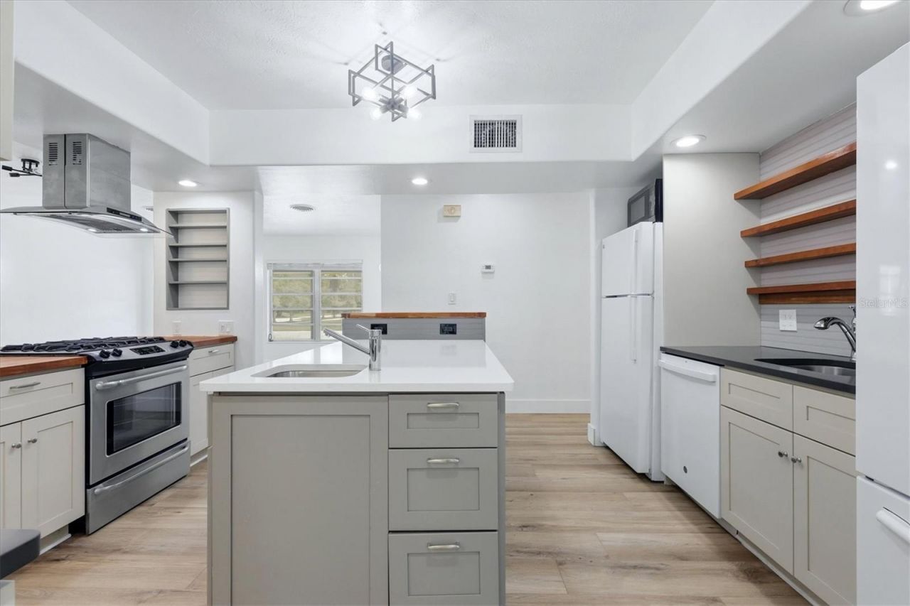 2000 Craft Lane, Sarasota, FL 34239 Photo