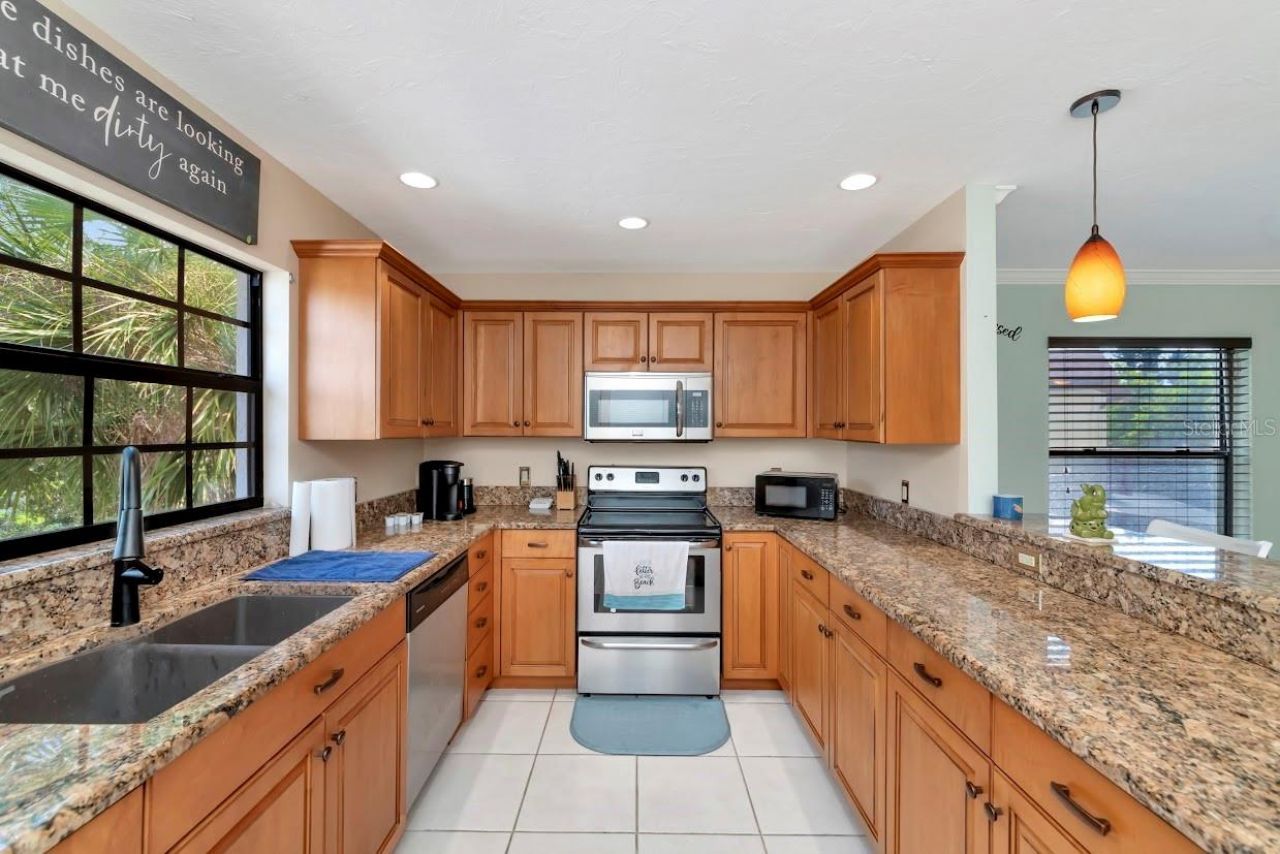 7517 34th Avenue W, Unit 6, Bradenton, FL 34209 Photo