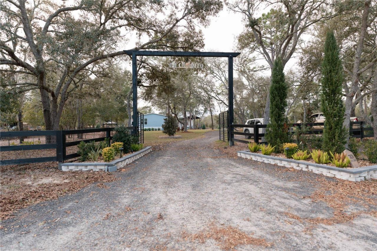 7670 NE 97th Court , Bronson, FL 32621 Photo