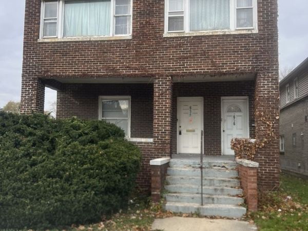 656 Wentworth Avenue , Calumet City, IL 60409