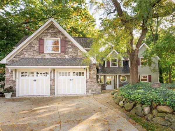 1921 Wynwood Drive, Rocky River, OH 44116