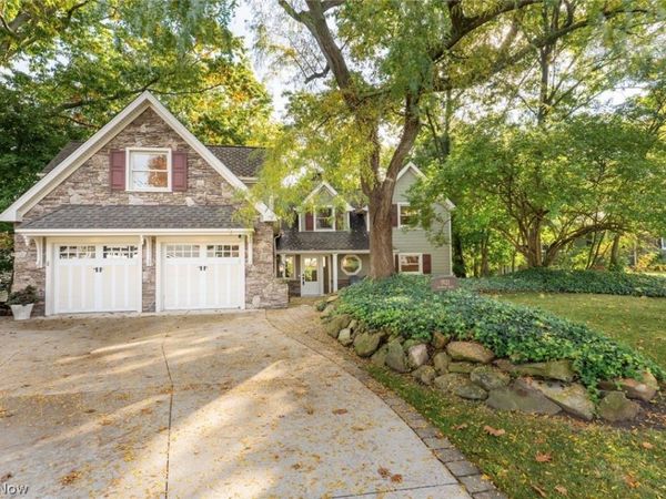 1921 Wynwood Drive, Rocky River, OH 44116
