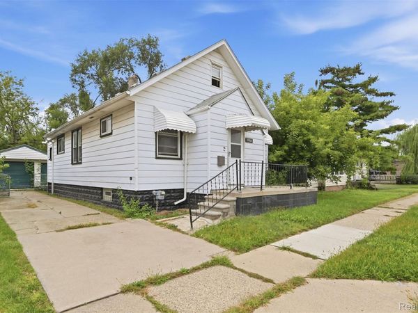 23823 Piper Avenue , Eastpointe, Mi 48021