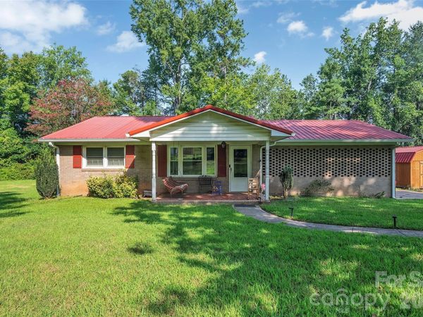5301 Dellinger Circle, Cherryville, NC 28021