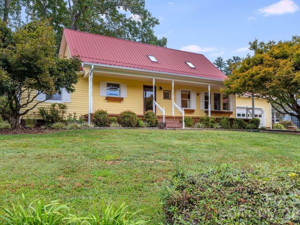 53 Armstrong Road , Etowah, NC 28729