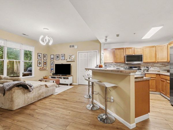 8181 Autumn Woods Trail, Ypsilanti, MI 48198