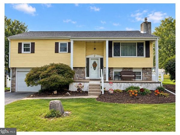 971 OAKDALE DRIVE , POTTSTOWN, PA 19464