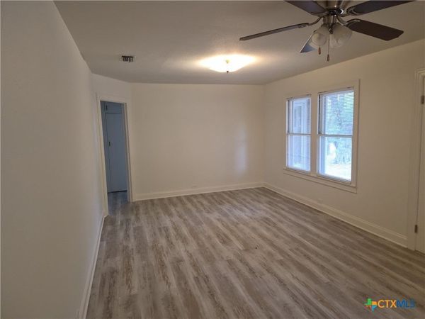 1513 N N Ave B , Shiner, TX 77984