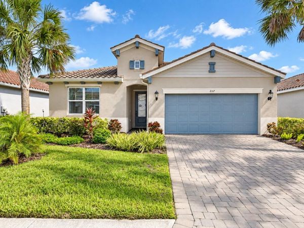 257 DAYLILY BOULEVARD, NOKOMIS, FL 34275