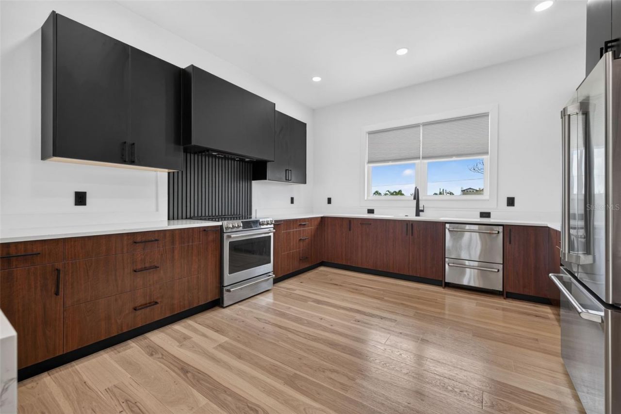 16210 3rd Street E, Redington Beach, FL 33708 Photo