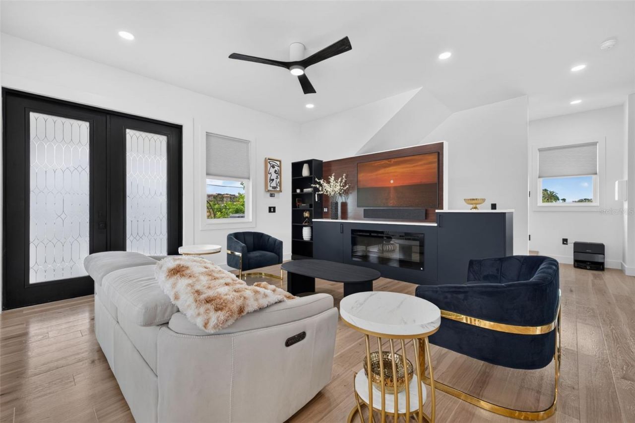 16210 3rd Street E, Redington Beach, FL 33708 Photo