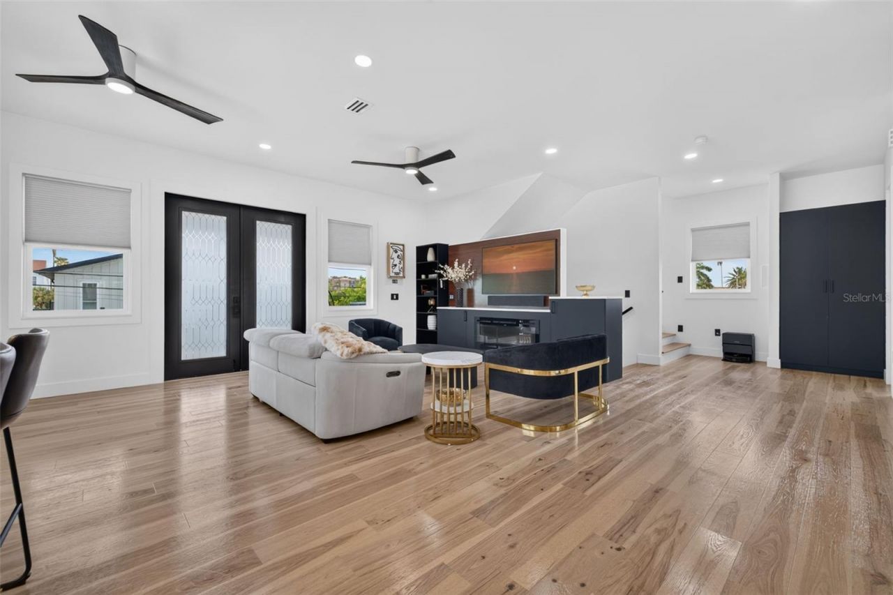 16210 3rd Street E, Redington Beach, FL 33708 Photo