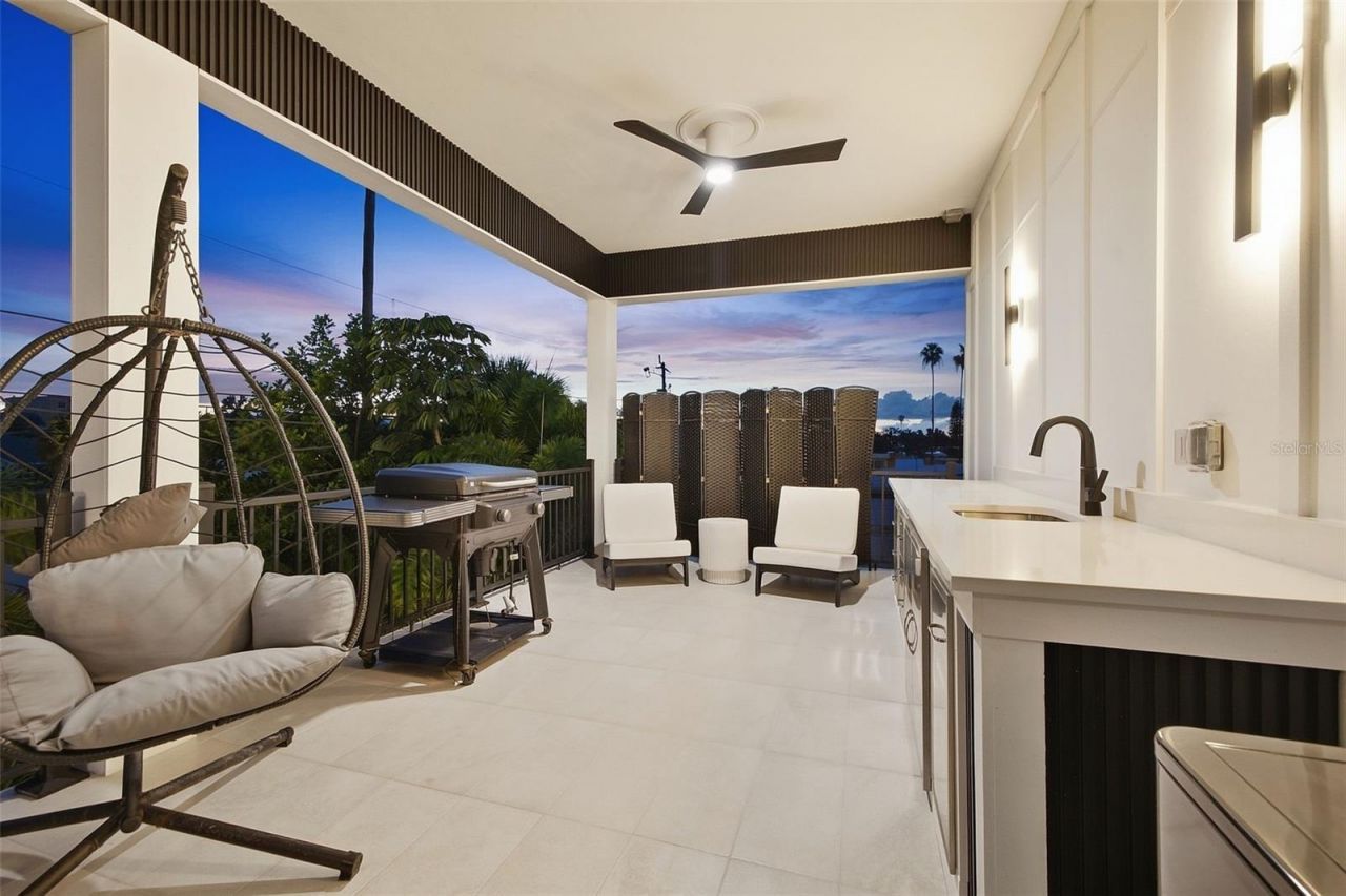 16210 3rd Street E, Redington Beach, FL 33708 Photo