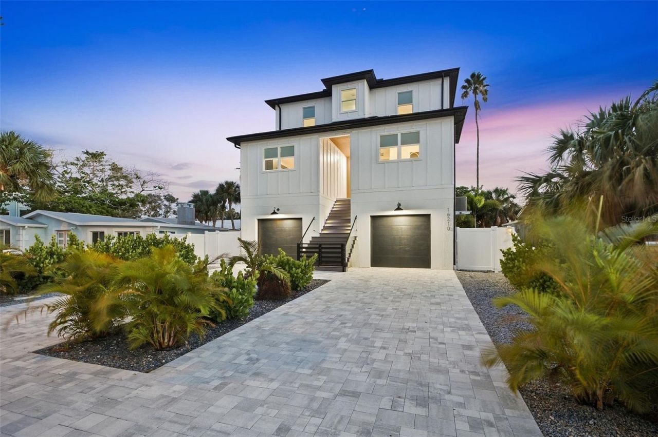 16210 3rd Street E, Redington Beach, FL 33708 Photo