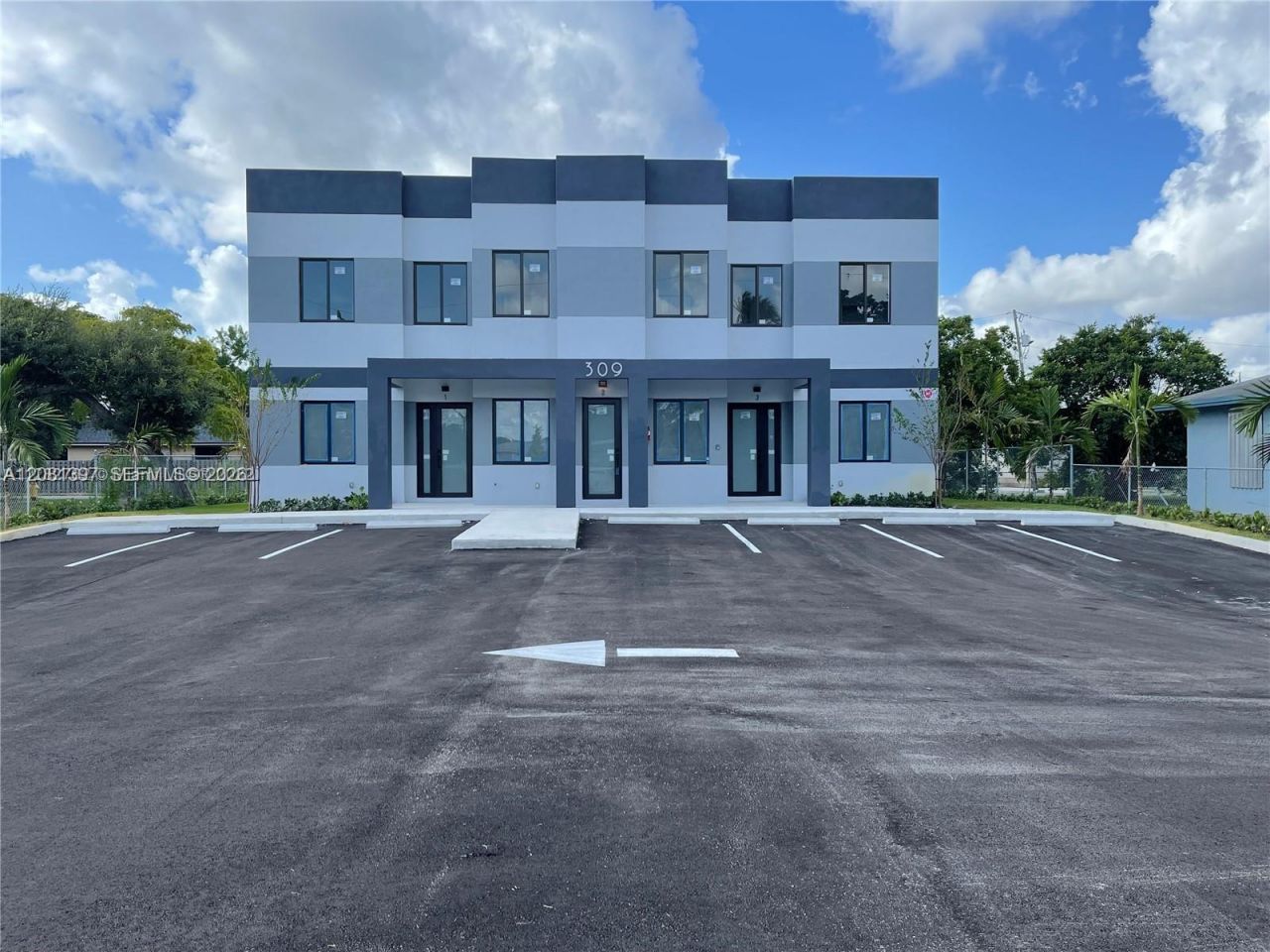 309 NW 7th Ct, Unit 1, Hallandale Beach, FL 33009 Photo