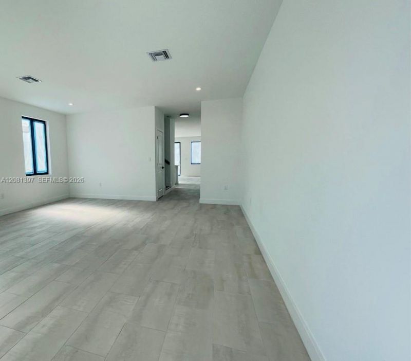 309 NW 7th Ct, Unit 1, Hallandale Beach, FL 33009 Photo