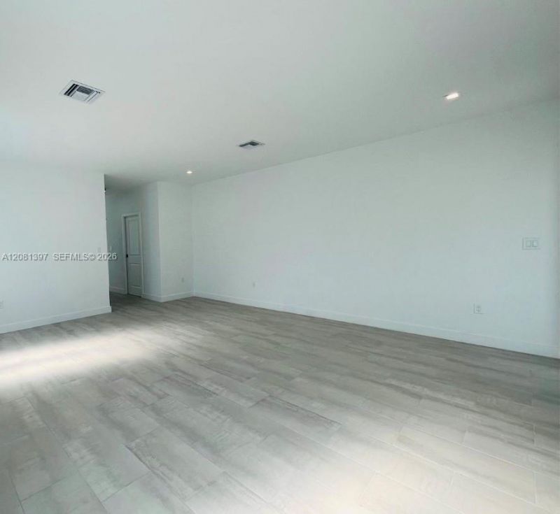 309 NW 7th Ct, Unit 1, Hallandale Beach, FL 33009 Photo