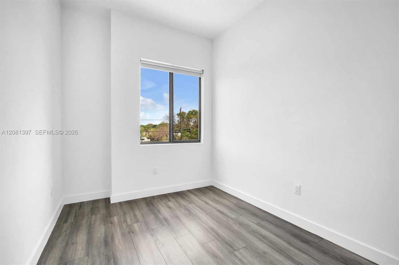 309 NW 7th Ct, Unit 1, Hallandale Beach, FL 33009 Photo
