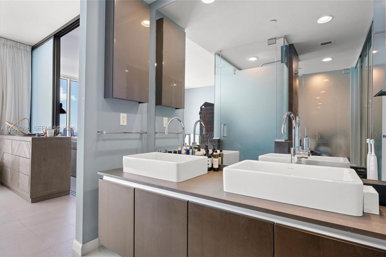1040 Biscayne Blvd , Unit 3908, Miami, FL 33132 Photo