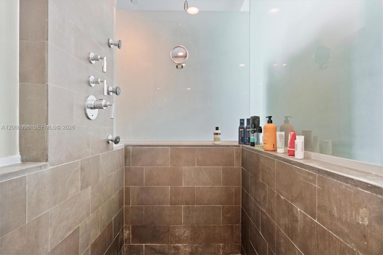 1040 Biscayne Blvd , Unit 3908, Miami, FL 33132 Photo