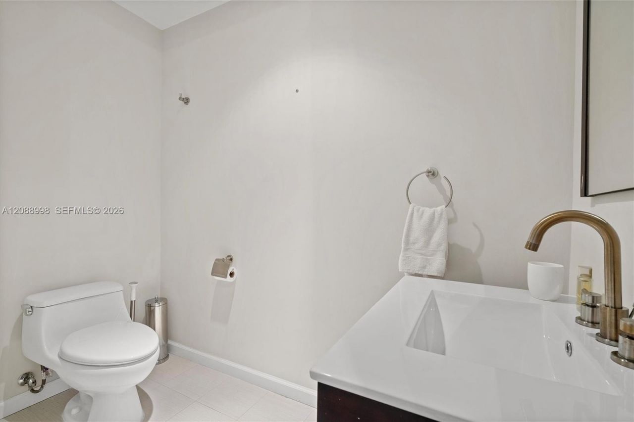 1040 Biscayne Blvd , Unit 3908, Miami, FL 33132 Photo