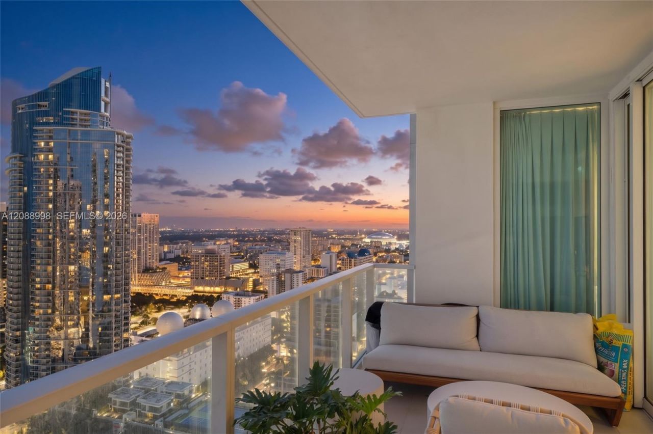 1040 Biscayne Blvd , Unit 3908, Miami, FL 33132 Photo